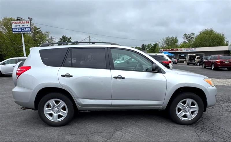 Toyota RAV4 Base I4 4WD 2011 Toyota RAV4 Base I4 4WD 2011