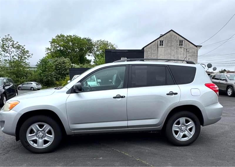 Toyota RAV4 Base I4 4WD 2011 Toyota RAV4 Base I4 4WD 2011
