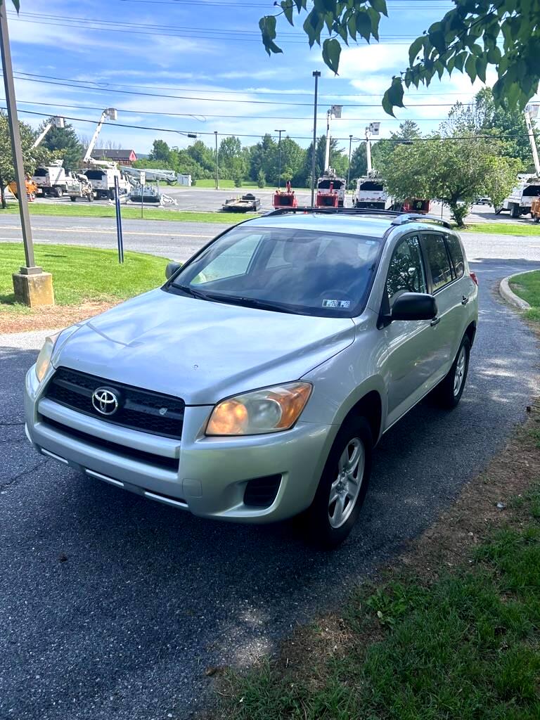 Toyota RAV4 Base I4 4WD 2011 Toyota RAV4 Base I4 4WD 2011