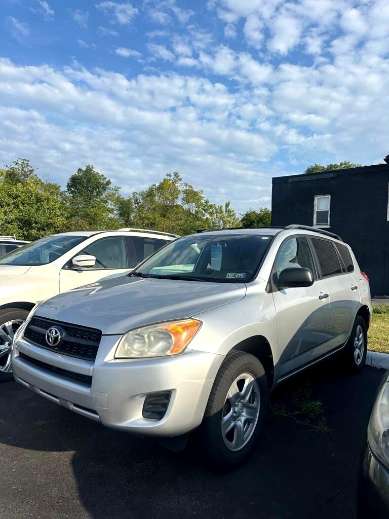 Toyota RAV4 Base I4 4WD 2011 Toyota RAV4 Base I4 4WD 2011