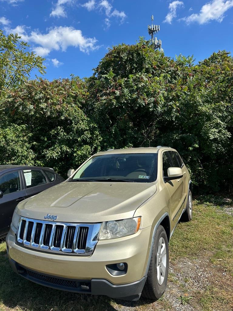 Jeep Grand Cherokee Laredo 4WD 2011