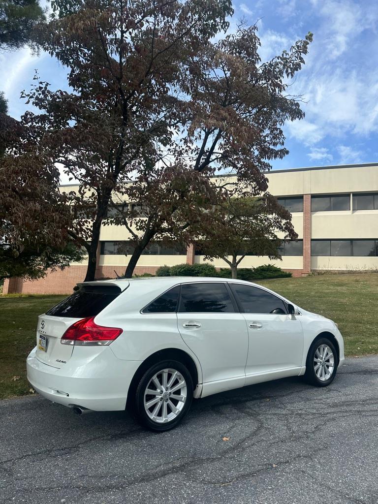 Toyota Venza LE I4 AWD 2012