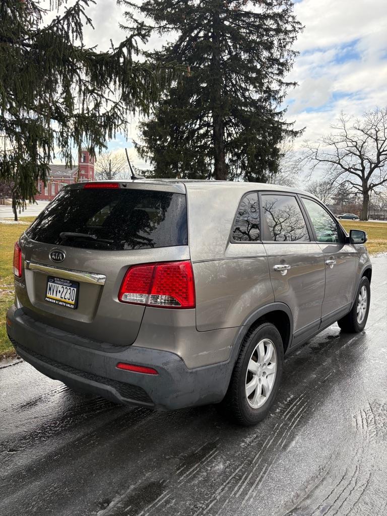 Kia Sorento LX 2WD 2011