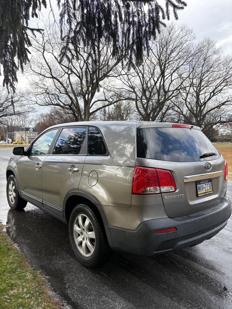 Kia Sorento LX 2WD 2011