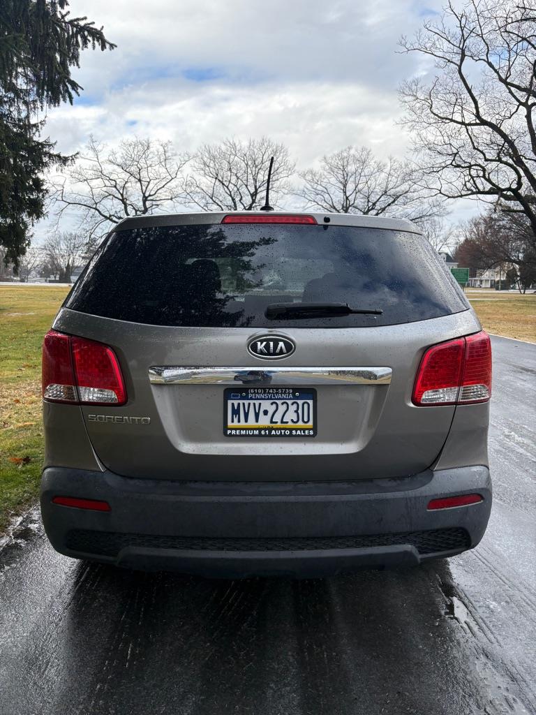 Kia Sorento LX 2WD 2011