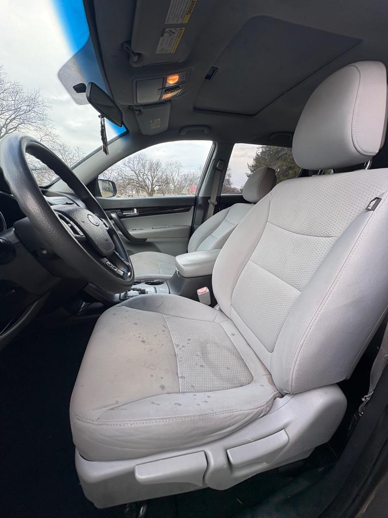 Kia Sorento LX 2WD 2011