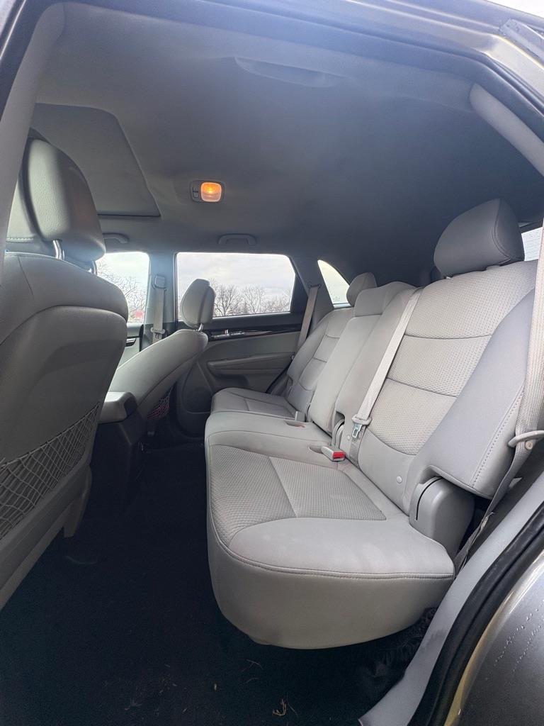 Kia Sorento LX 2WD 2011