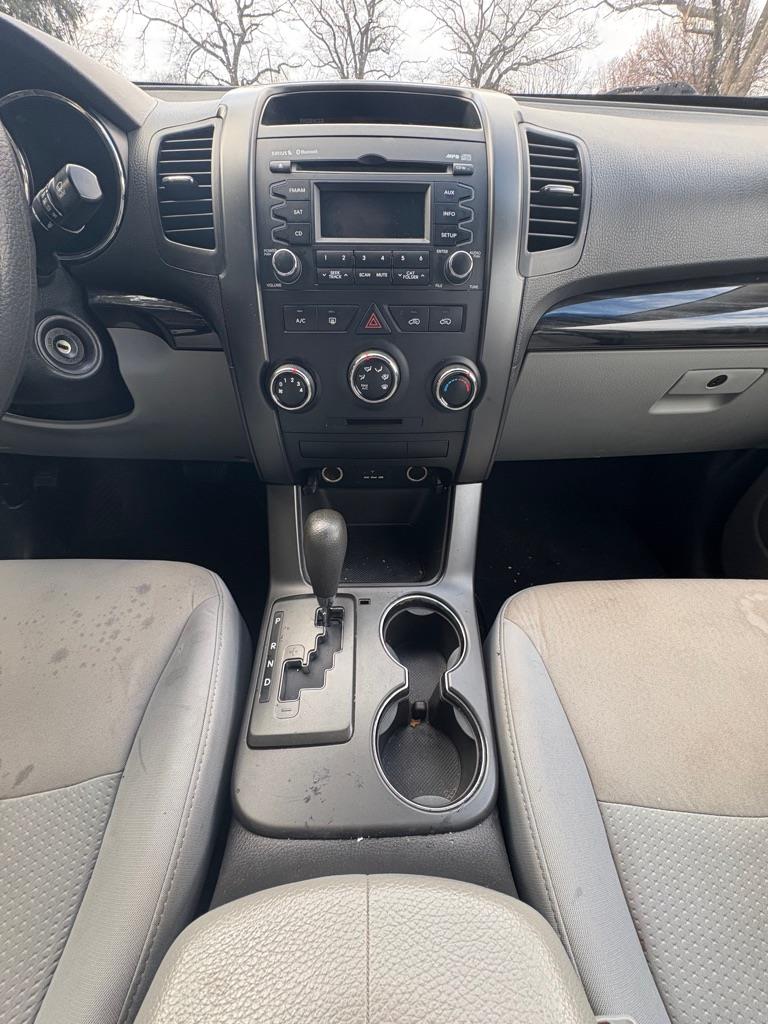 Kia Sorento LX 2WD 2011