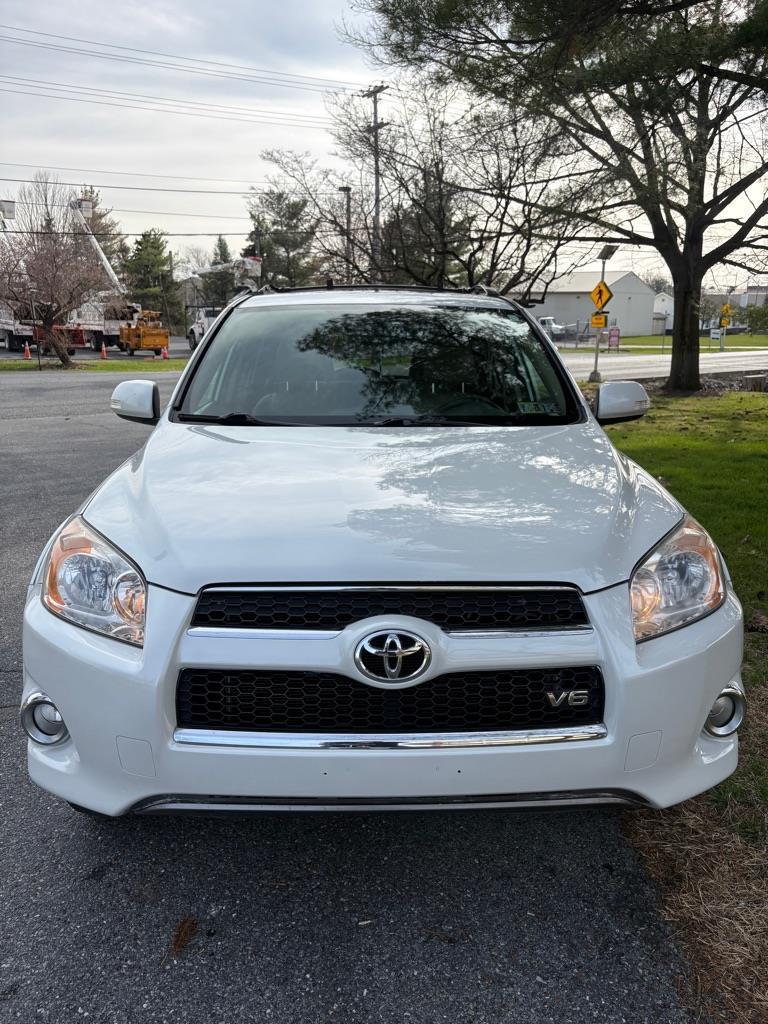 Toyota RAV4 Limited V6 4WD 2012