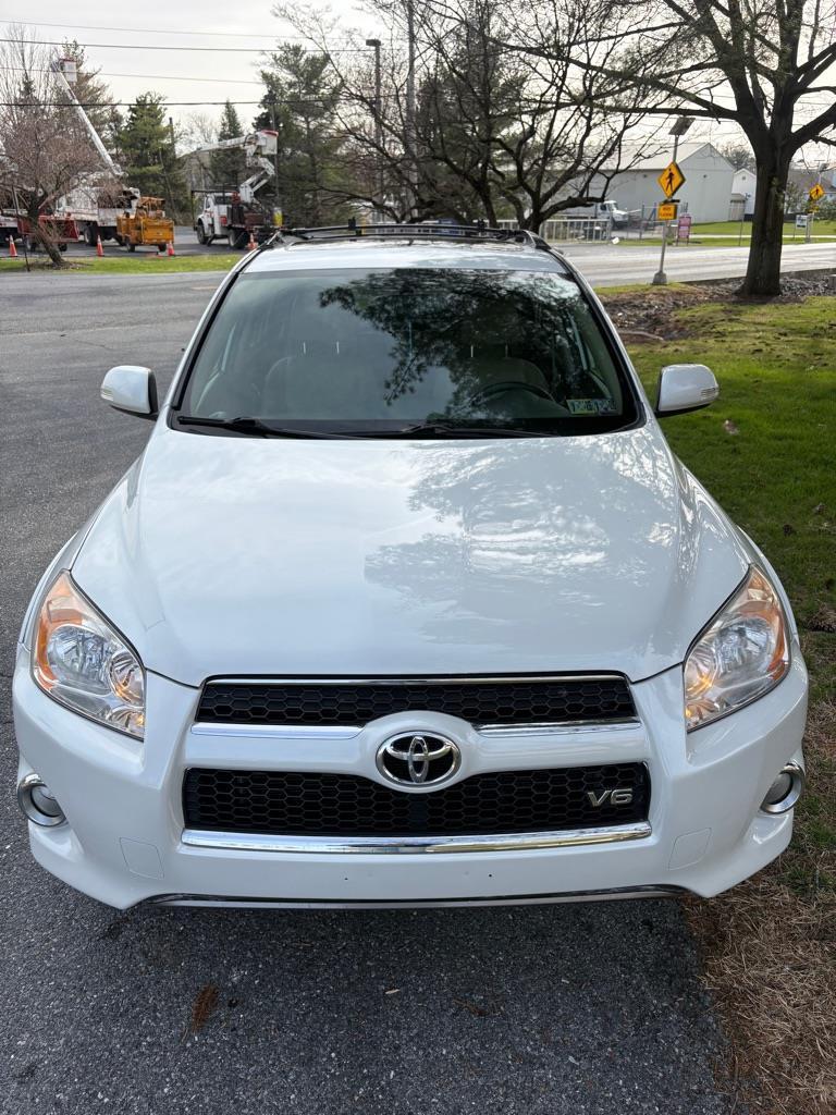 Toyota RAV4 Limited V6 4WD 2012