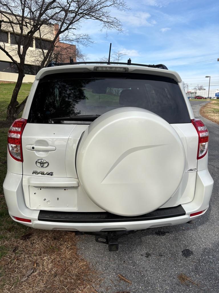 Toyota RAV4 Limited V6 4WD 2012