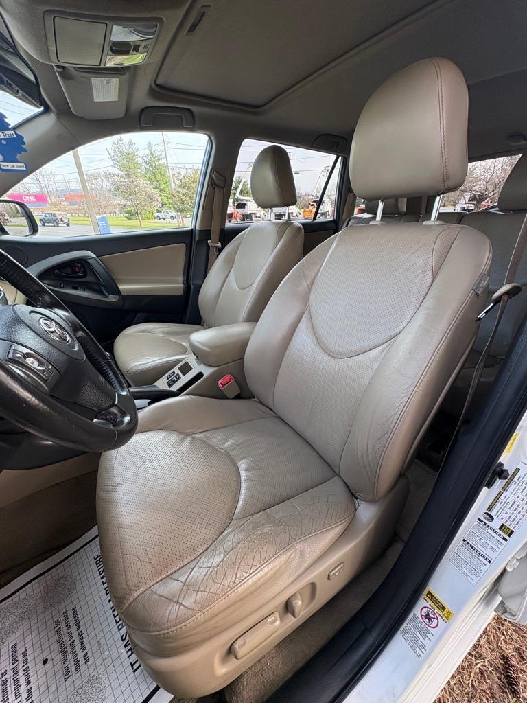 Toyota RAV4 Limited V6 4WD 2012