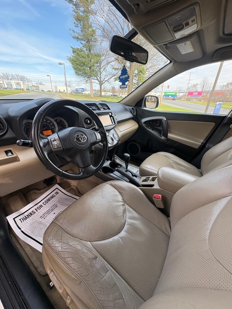 Toyota RAV4 Limited V6 4WD 2012