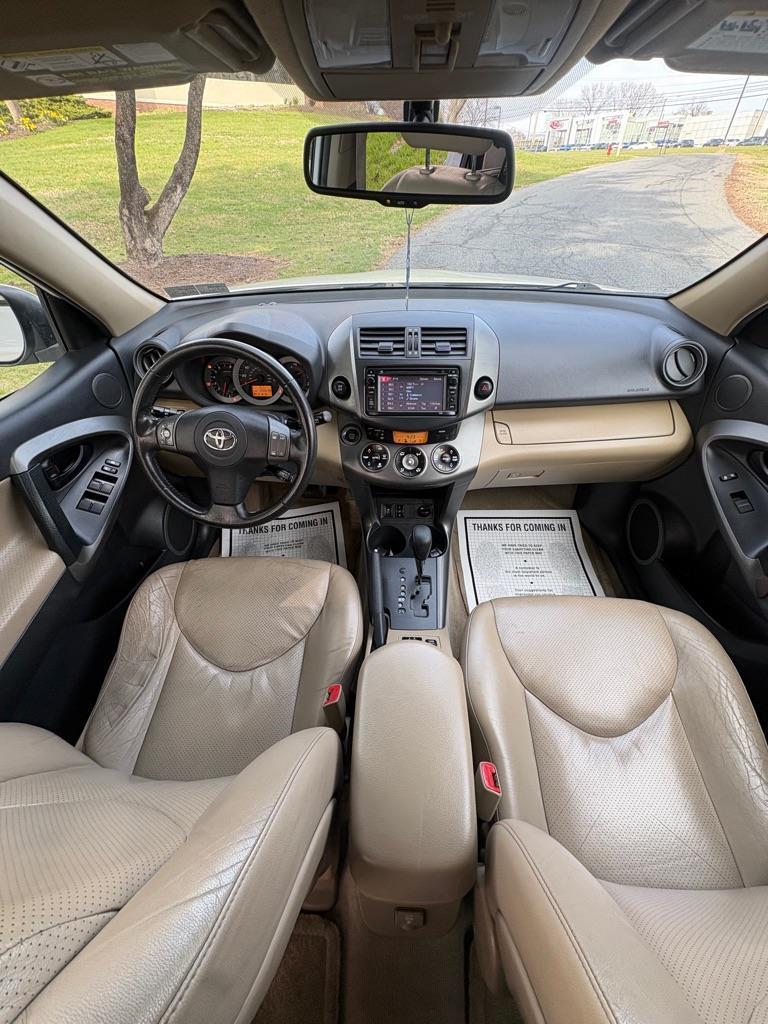 Toyota RAV4 Limited V6 4WD 2012