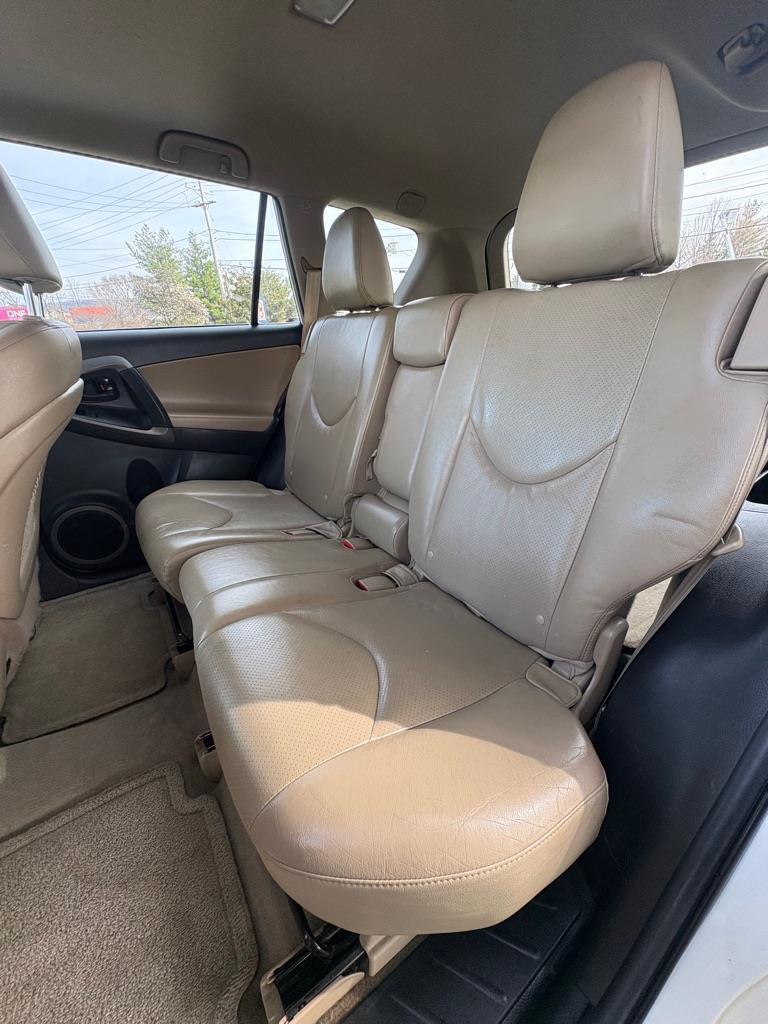 Toyota RAV4 Limited V6 4WD 2012