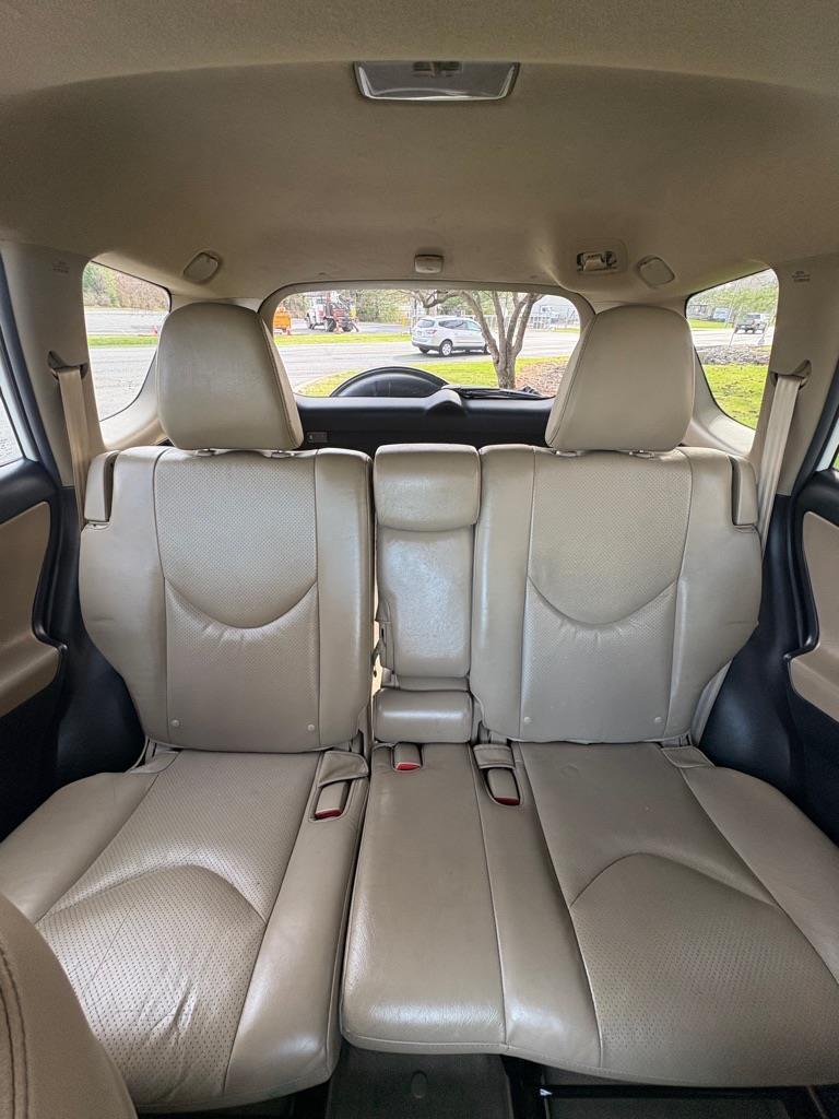 Toyota RAV4 Limited V6 4WD 2012