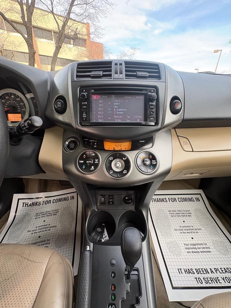 Toyota RAV4 Limited V6 4WD 2012