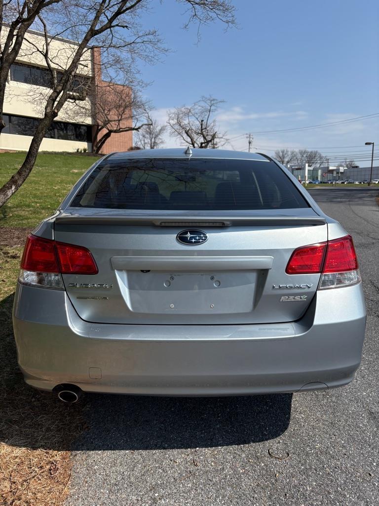 Subaru Legacy 2.5i Limited 2013