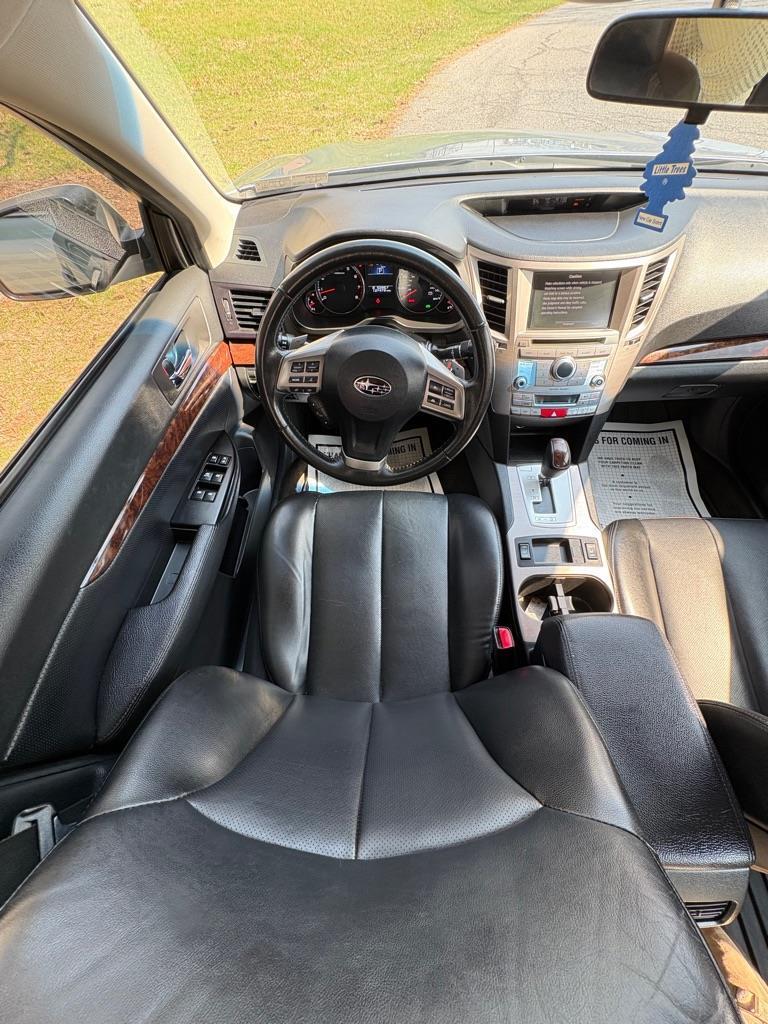 Subaru Legacy 2.5i Limited 2013