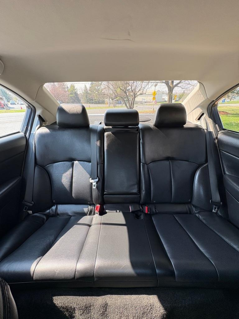 Subaru Legacy 2.5i Limited 2013