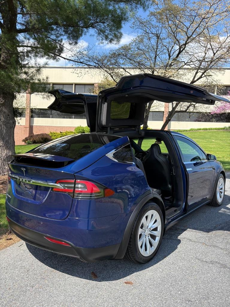 Tesla Model X 90D 2017