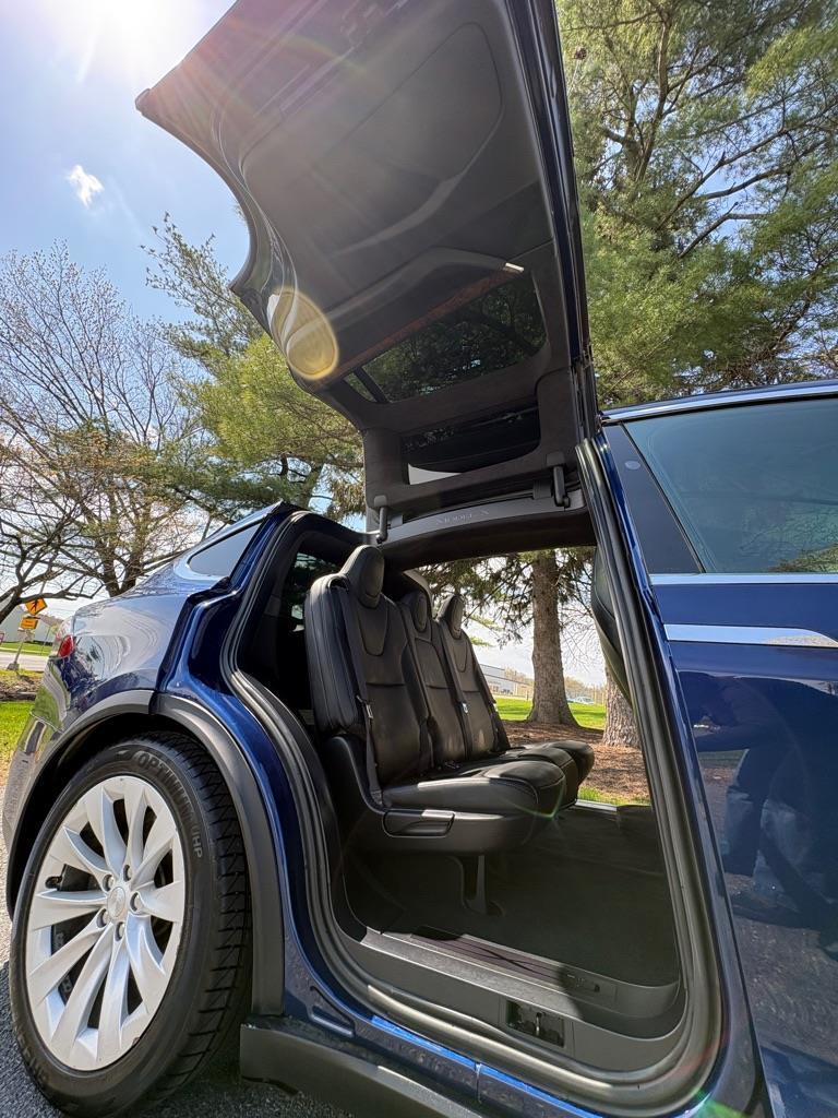 Tesla Model X 90D 2017