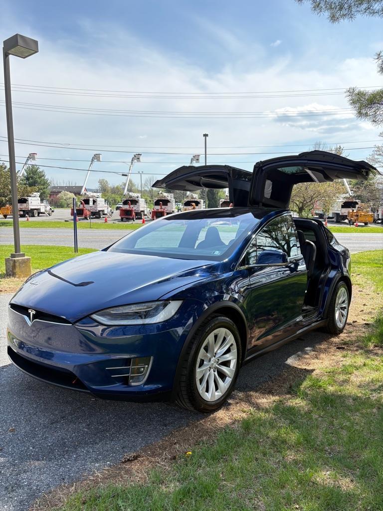 Tesla Model X 90D 2017
