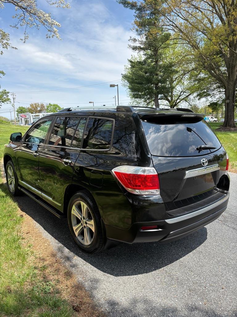 Toyota Highlander Limited 4WD 2011