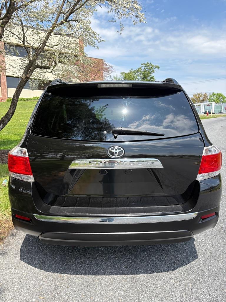 Toyota Highlander Limited 4WD 2011