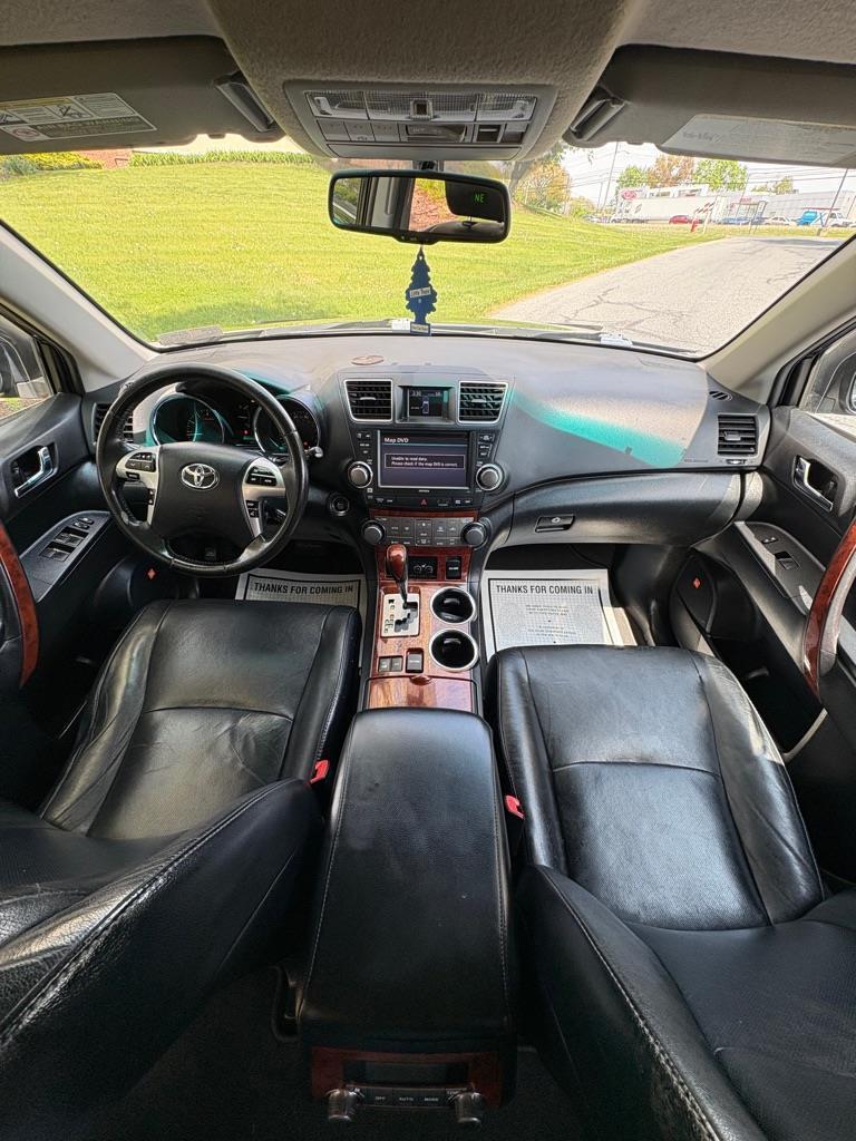 Toyota Highlander Limited 4WD 2011