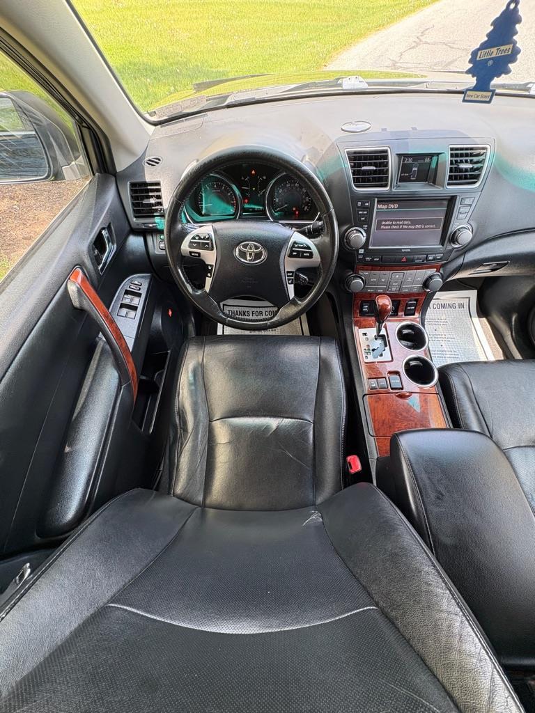 Toyota Highlander Limited 4WD 2011