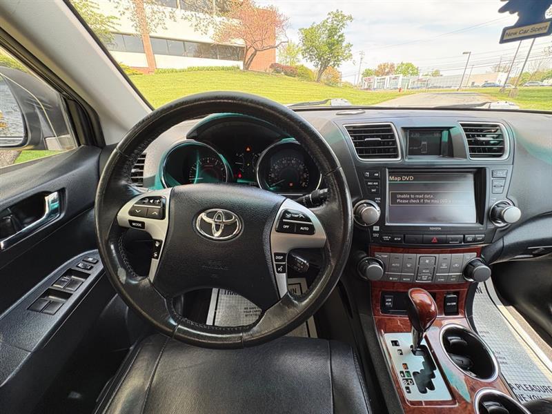 Toyota Highlander Limited 4WD 2011