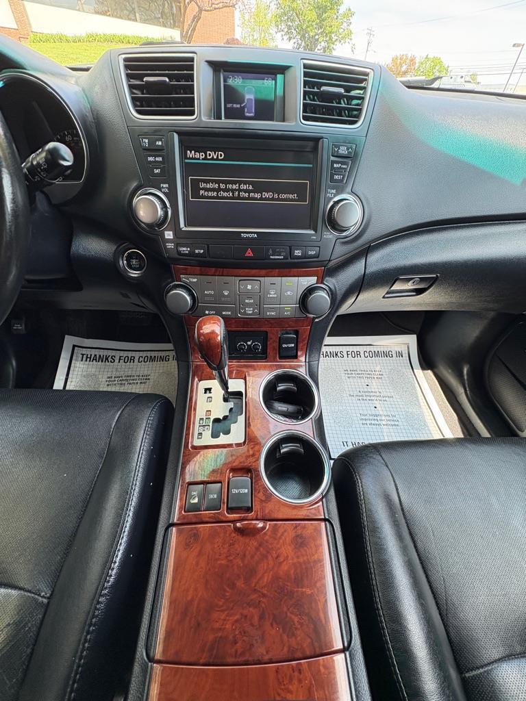 Toyota Highlander Limited 4WD 2011