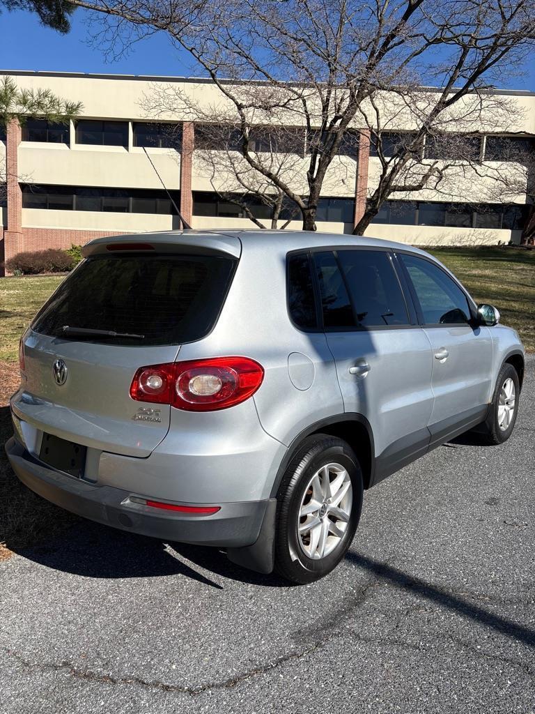 Volkswagen Tiguan S 4Motion 2011
