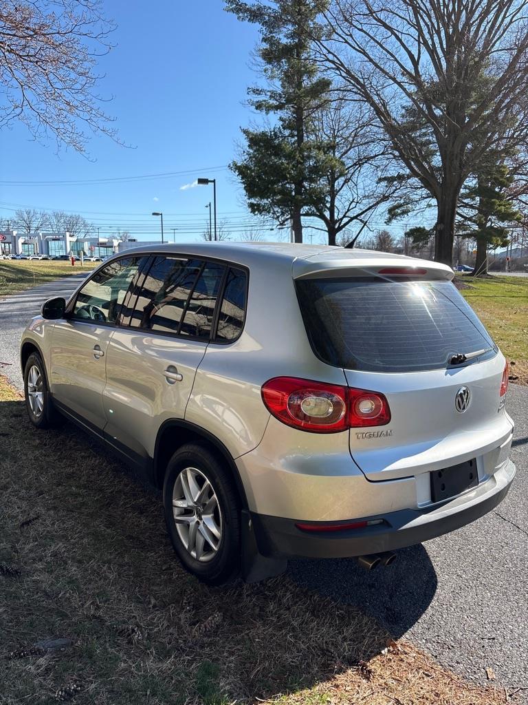 Volkswagen Tiguan S 4Motion 2011
