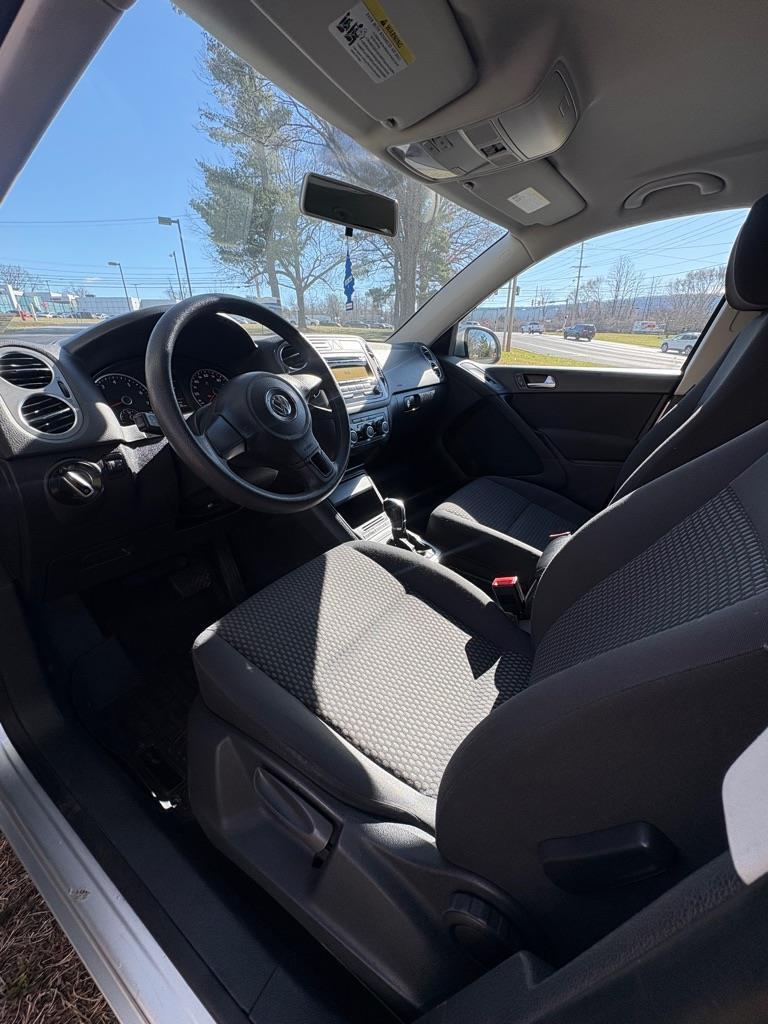 Volkswagen Tiguan S 4Motion 2011