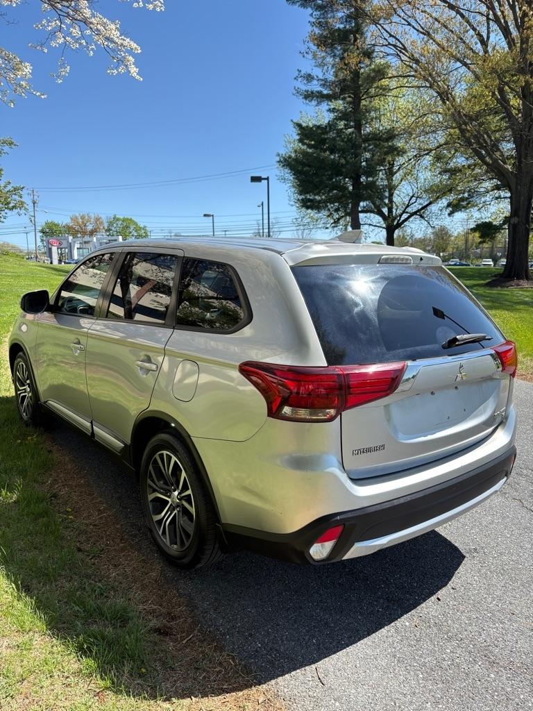 Mitsubishi Outlander SE 2WD 2018