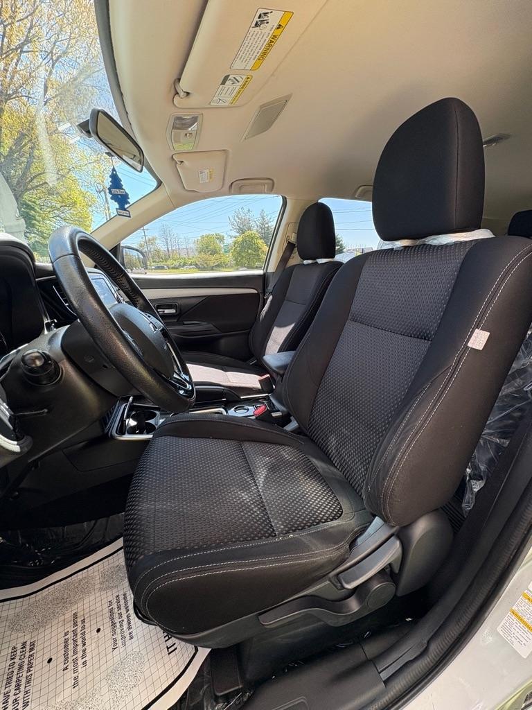 Mitsubishi Outlander SE 2WD 2018