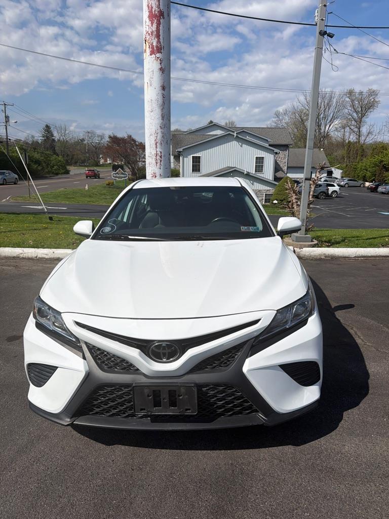 Toyota Camry SE 2020