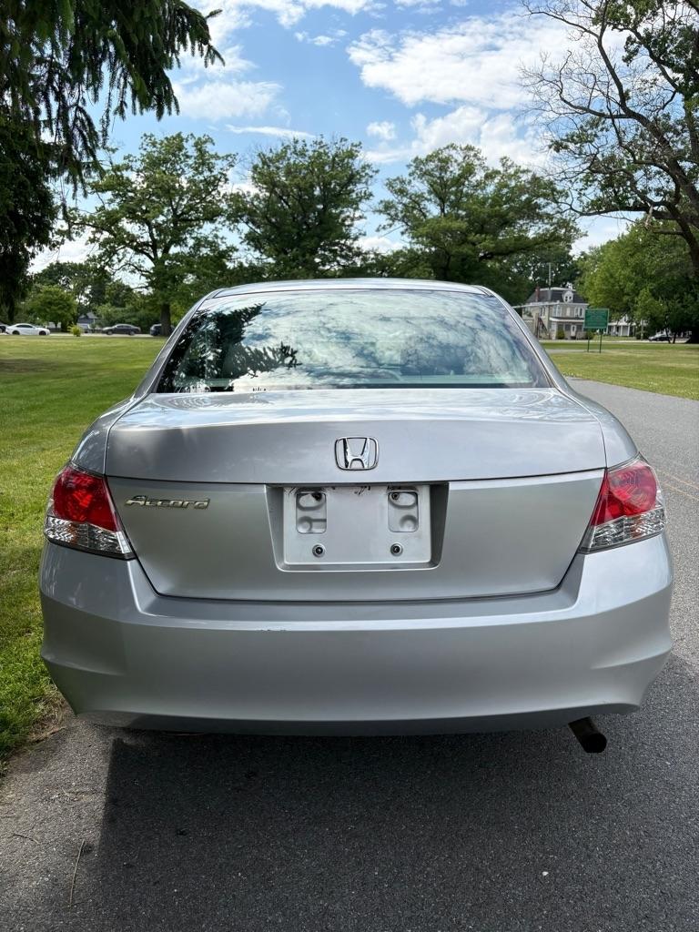 Honda Accord LX sedan AT 2010