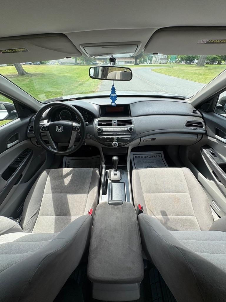 Honda Accord LX sedan AT 2010