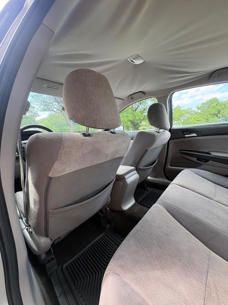 Honda Accord LX sedan AT 2010