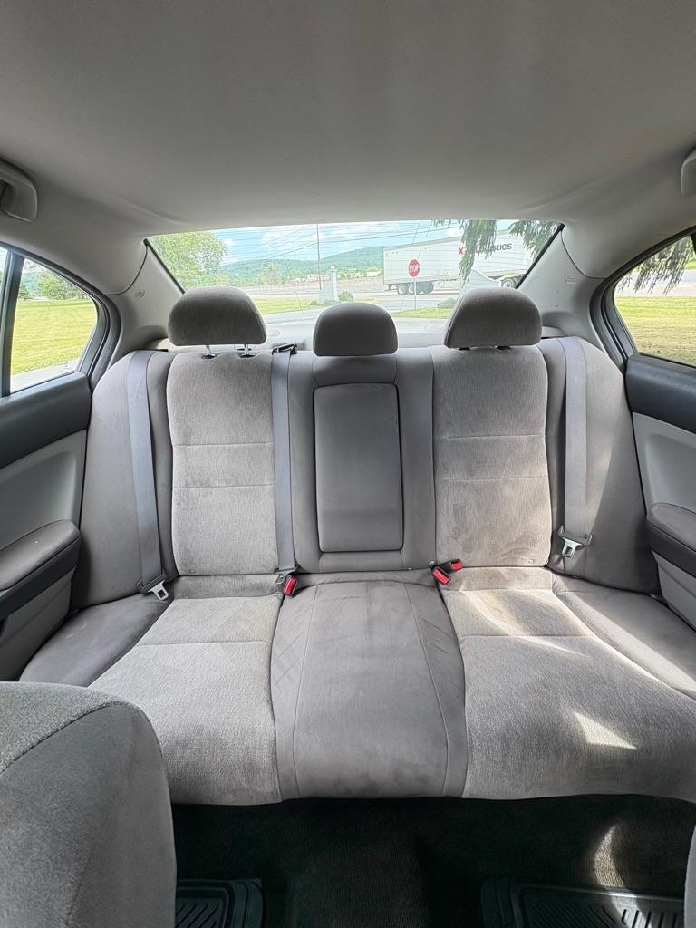 Honda Accord LX sedan AT 2010