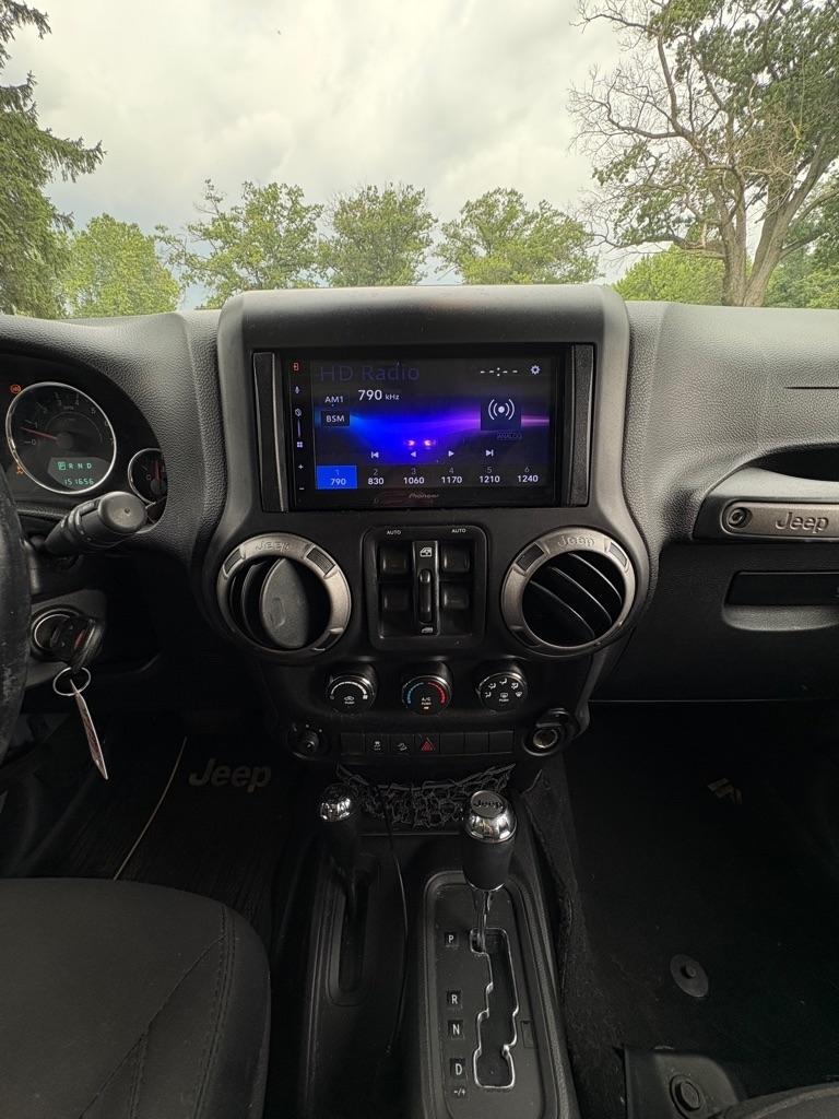 Jeep Wrangler Unlimited Sport 4WD 2014