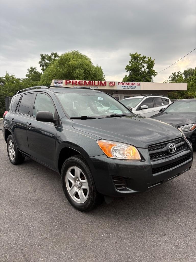 Toyota RAV4 Base I4 4WD 2012