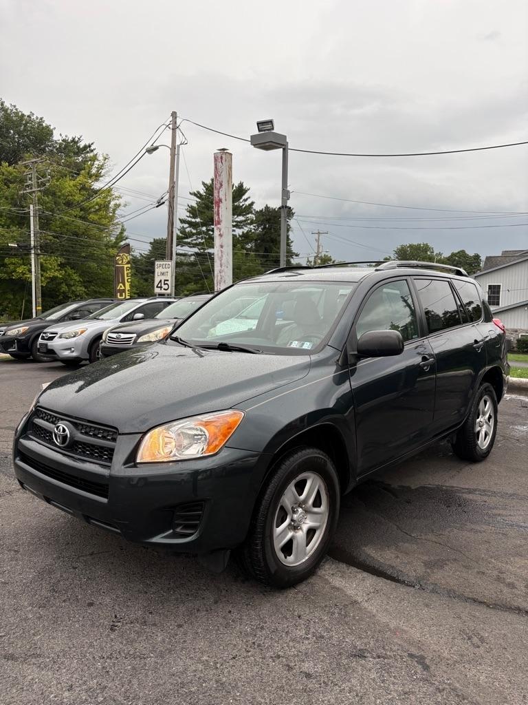 Toyota RAV4 Base I4 4WD 2012
