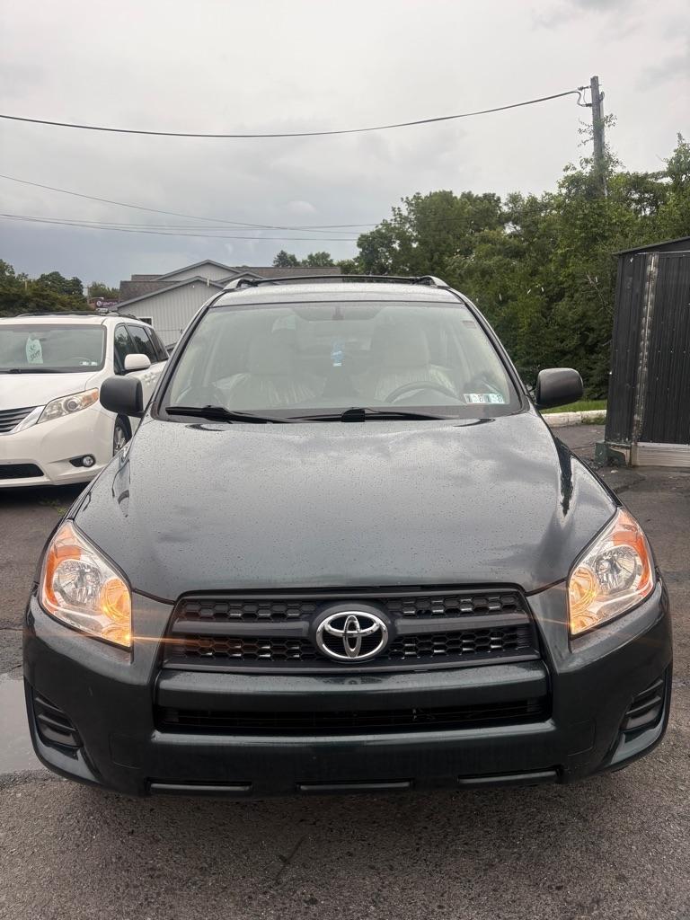 Toyota RAV4 Base I4 4WD 2012