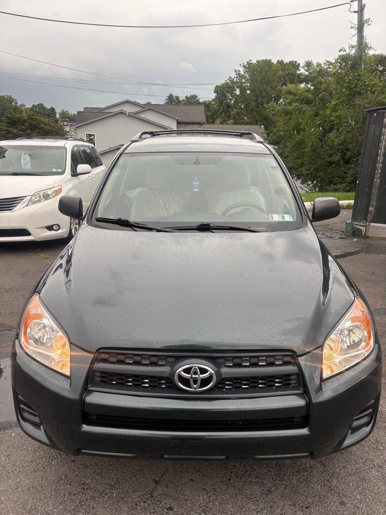 Toyota RAV4 Base I4 4WD 2012