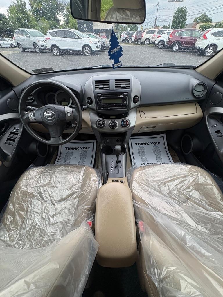 Toyota RAV4 Base I4 4WD 2012