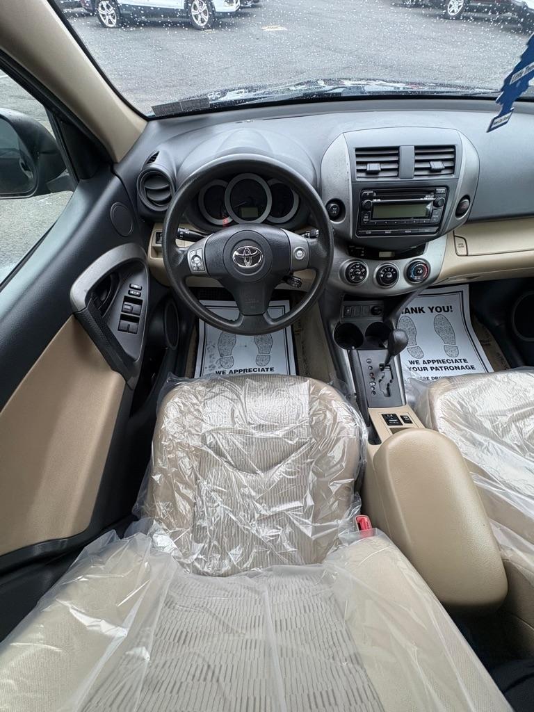 Toyota RAV4 Base I4 4WD 2012